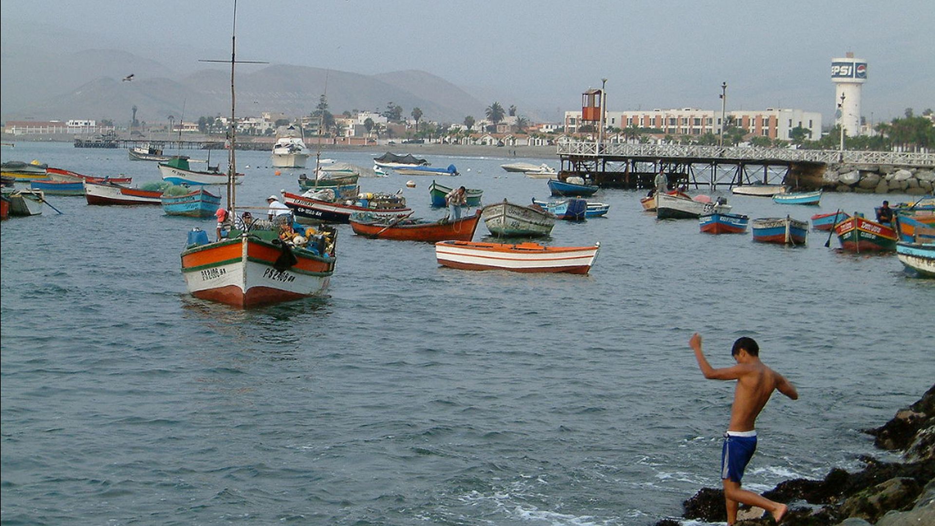 Ancón, donde la historia vive y el mar aún duele